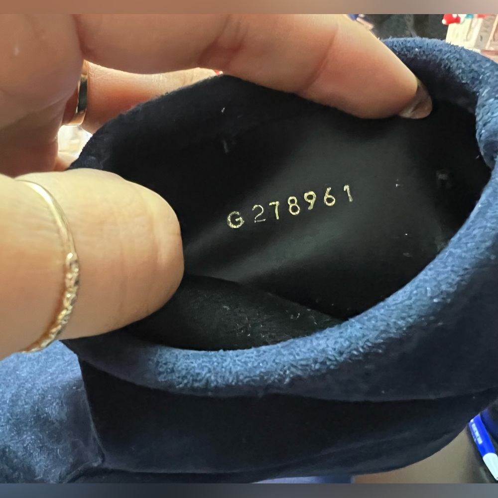 Stuart weitzman navy blue suede pull on booties size 4 new with box! - Picture 6 of 6